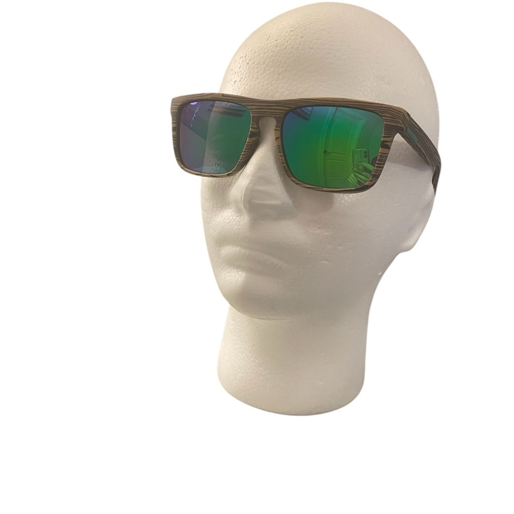 Green Mirrored Sunglasses with Wood Grain Frame and Case NWOT - Picture 2 of 2